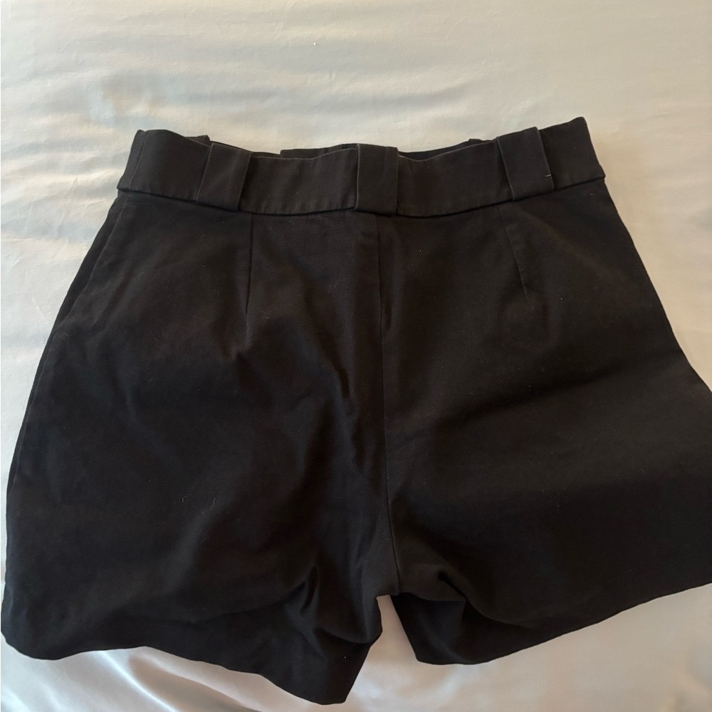 Lilly Pulitzer Black High-Waist Shorts with Gold Buttons NWOT - Picture 2 of 3
